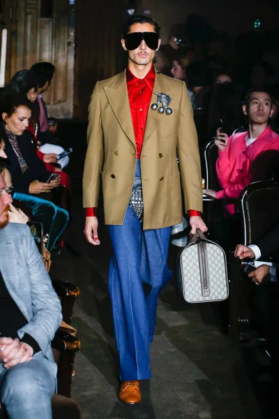 Look 48